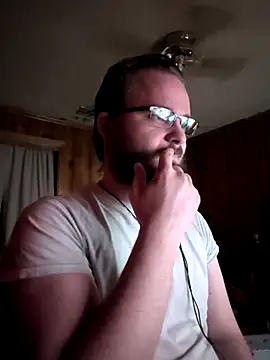 bear8t online show from March 4, 2026, 11:23 pm