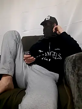 herkes26 online show from December 4, 2025, 6:07 pm