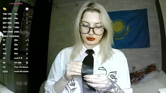 Snapshot of MernaGoggin chatting on September 29, 2025, 2:44 pm MernaGoggin online show from September 29, 2025, 2:44 pm