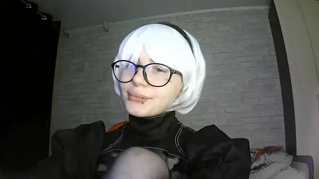 Snapshot of MernaGoggin chatting on October 25, 2025, 9:15 pm MernaGoggin online show from October 25, 2025, 9:15 pm