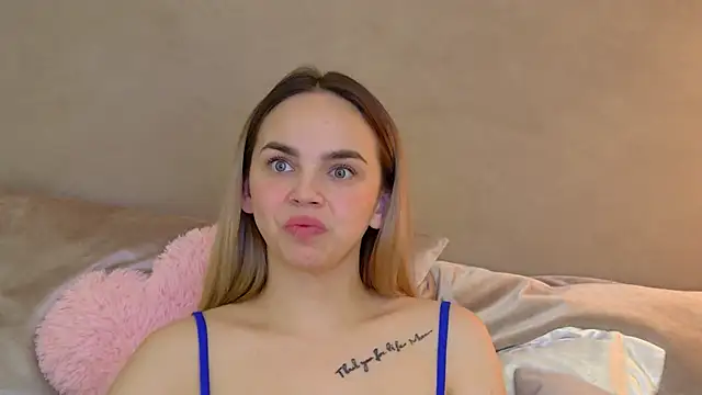 AnitaVenture online show from October 22, 2025, 5:18 am