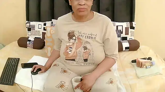 CurvyQueenx2 online show from June 21, 2026, 5:41 pm