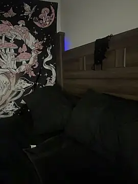 NeliaHexxen online show from December 18, 2025, 1:11 am