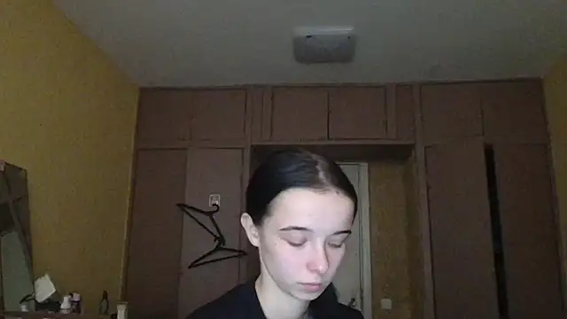 Snapshot of Emilia_Light chatting on October 15, 2025, 9:06 am Emilia Light online show from October 15, 2025, 9:06 am