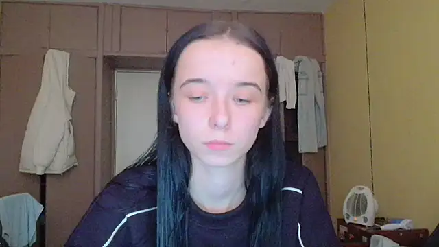 Snapshot of Emilia_Light chatting on October 29, 2025, 9:30 am Emilia Light online show from October 29, 2025, 9:30 am