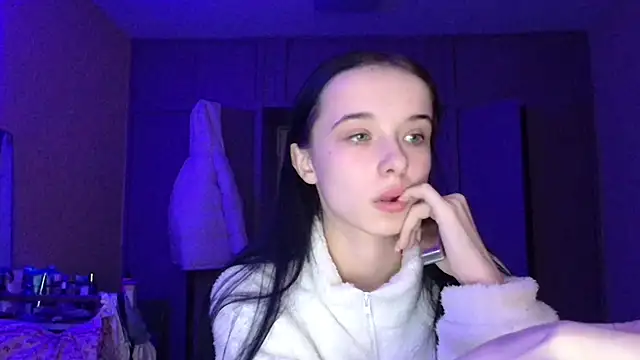 Snapshot of Emilia_Light chatting on February 10, 2026, 6:01 am Emilia Light online show from February 10, 2026, 6:01 am