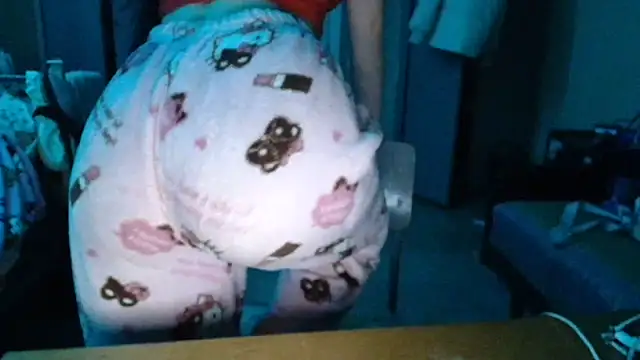 Snapshot of Emilia_Light chatting on February 22, 2026, 3:57 pm Emilia Light online show from February 22, 2026, 3:57 pm