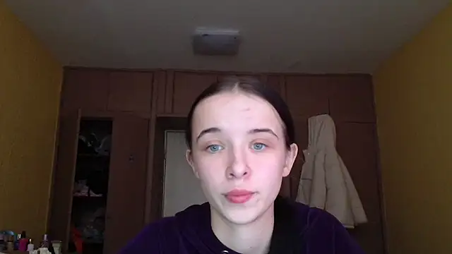 Snapshot of Emilia_Light chatting on February 1, 2026, 10:24 am Emilia Light online show from February 1, 2026, 10:24 am