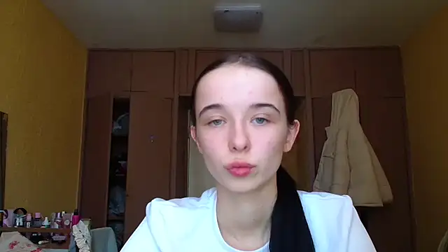 Snapshot of Emilia_Light chatting on January 19, 2026, 10:19 am Emilia Light online show from January 19, 2026, 10:19 am