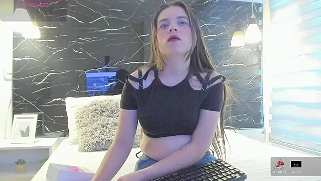 ZOE LE online show from January 9, 2026, 11:39 am