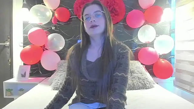 ZOE LE online show from February 20, 2026, 11:45 am