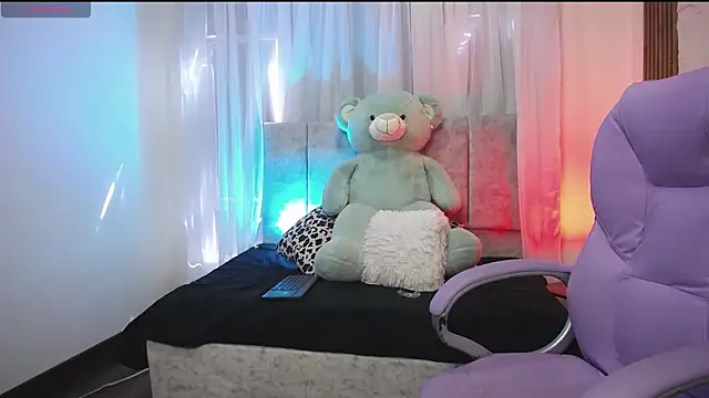 iam kinky online show from September 25, 2025, 7:09 pm