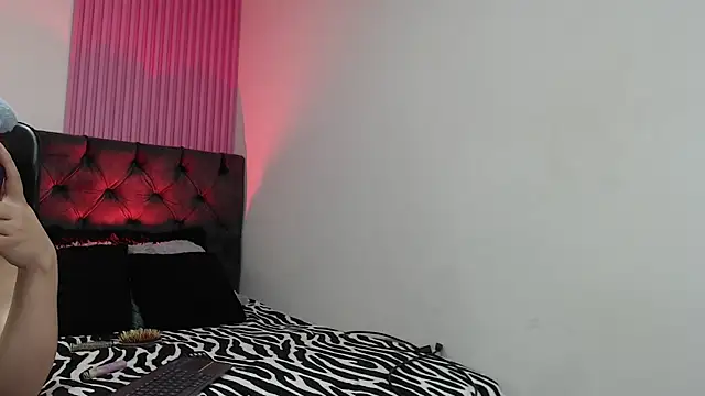 iam kinky online show from October 27, 2025, 2:07 pm