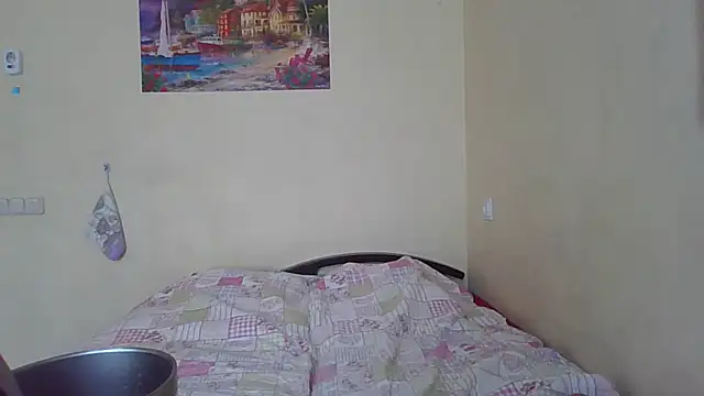 QueenMomyS online show from March 30, 2026, 6:48 am