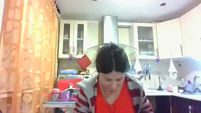 QueenMomyS online show from October 16, 2025, 8:06 pm