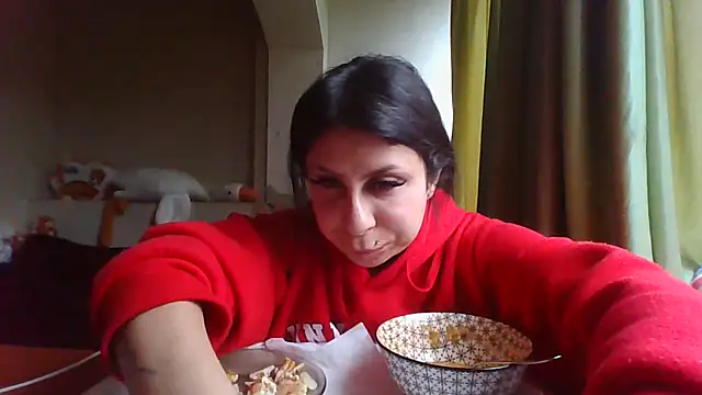 QueenMomyS online show from October 17, 2025, 1:35 pm