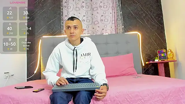 CharlotteAndSimon online show from February 18, 2026, 2:13 pm