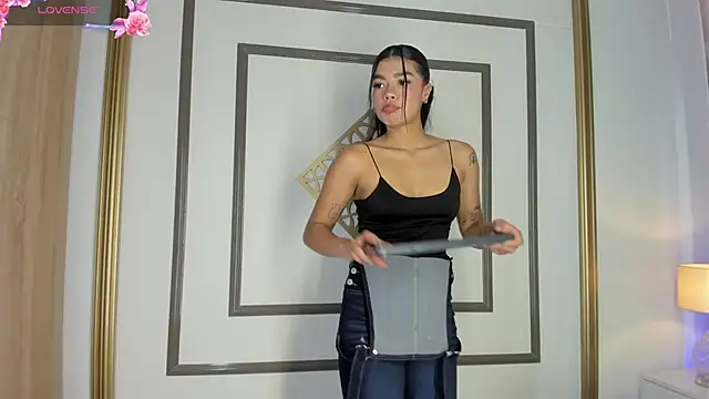 NaylaGrey online show from May 31, 2026, 11:38 am