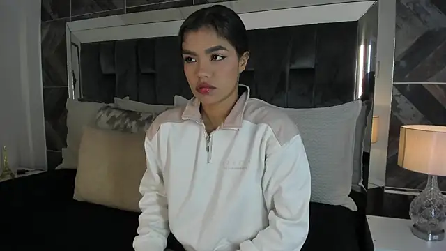 NaylaGrey online show from July 3, 2026, 3:35 am