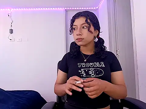 Ivonnybonn online show from September 26, 2025, 3:08 pm