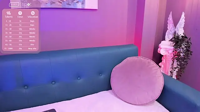 Snapshot of Alessiia__ chatting on February 13, 2026, 3:06 am Alessiia online show from February 13, 2026, 3:06 am