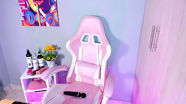 Athenea  fox online show from December 2, 2025, 11:34 am