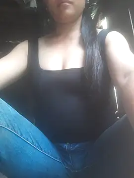 bree-zz online show from September 30, 2025, 1:44 am