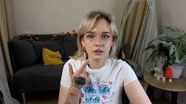 MayWins online show from October 29, 2025, 9:25 pm