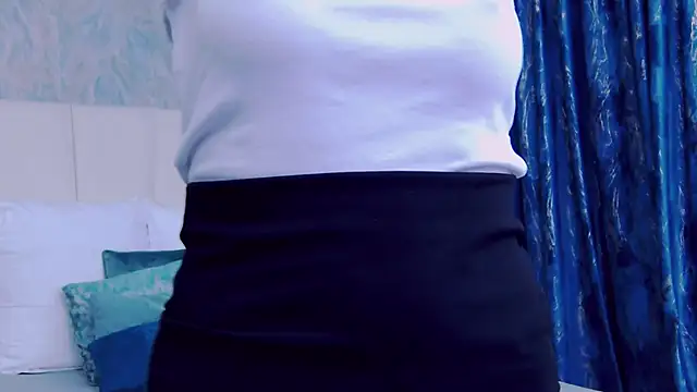 LoreneMoonlight online show from November 2, 2025, 7:08 pm