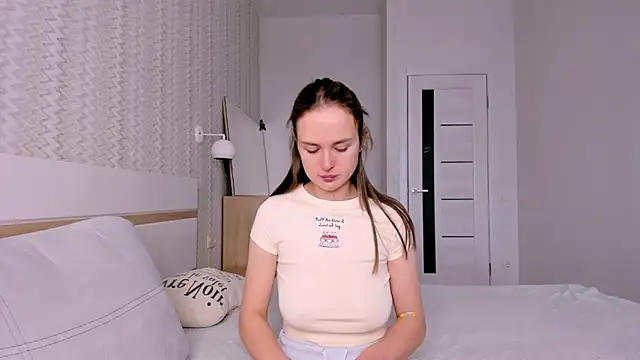 LilMary  online show from February 9, 2026, 8:23 am