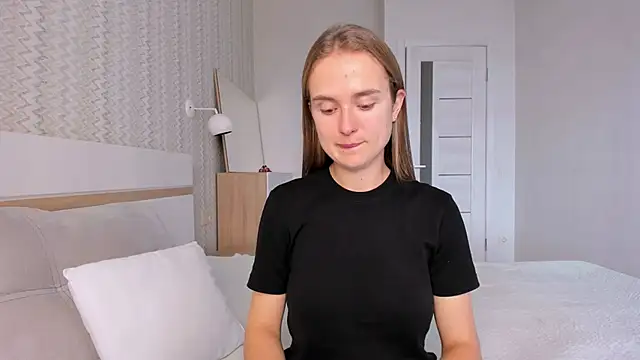 LilMary  online show from November 14, 2025, 11:36 am