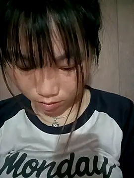 min-xinh online show from April 27, 2026, 9:35 pm