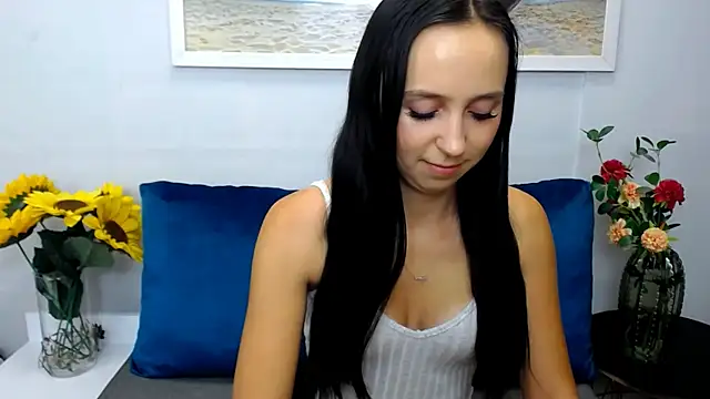 Snapshot of LuisaLive chatting on May 5, 2026, 6:16 am LuisaLive online show from May 5, 2026, 6:16 am