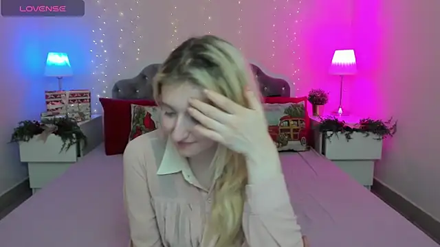 CamillaDreamer online show from December 5, 2025, 8:17 pm