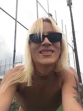 alexawinterrr online show from December 19, 2025, 6:21 pm