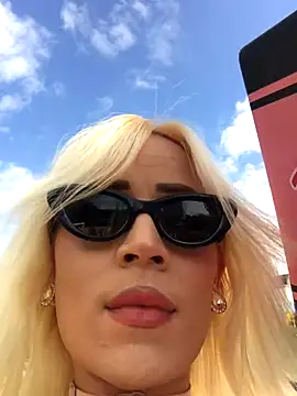 alexawinterrr online show from October 2, 2025, 9:07 pm