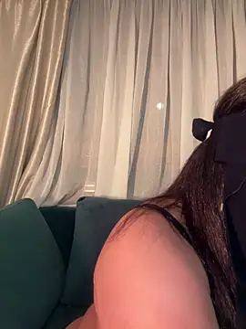 Snapshot of Laila_11111 chatting on February 9, 2026, 7:23 pm Laila 11111 online show from February 9, 2026, 7:23 pm