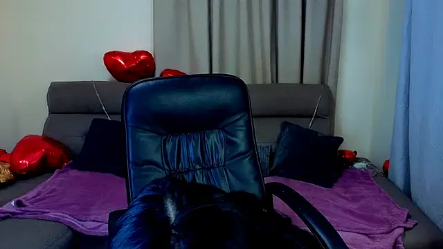 Emilly  Grey online show from February 19, 2026, 7:00 pm