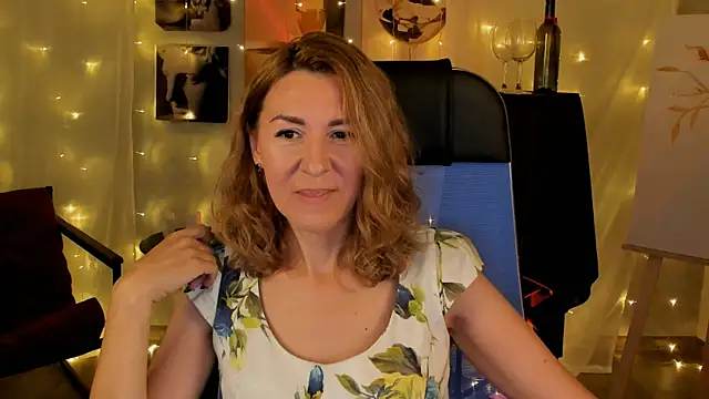 DonnaSmitth online show from October 13, 2025, 3:46 pm