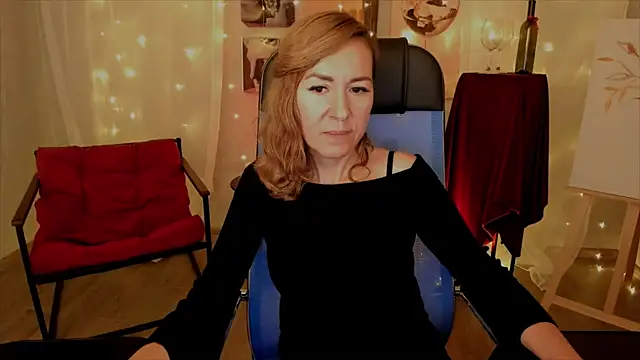 DonnaSmitth online show from November 11, 2025, 3:40 pm