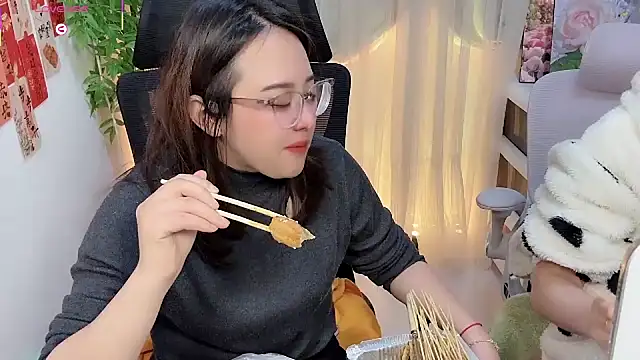 NEWONETO online show from February 26, 2026, 1:33 pm