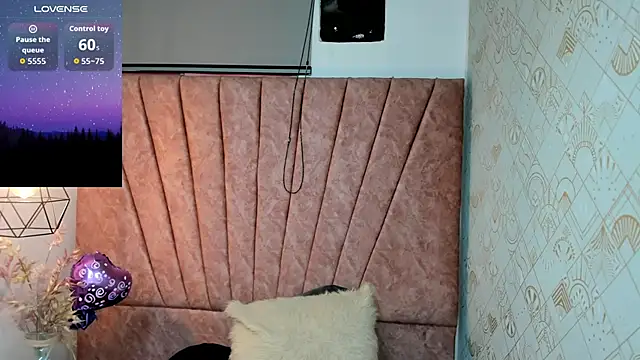 Issa Milf   online show from October 11, 2025, 1:01 pm