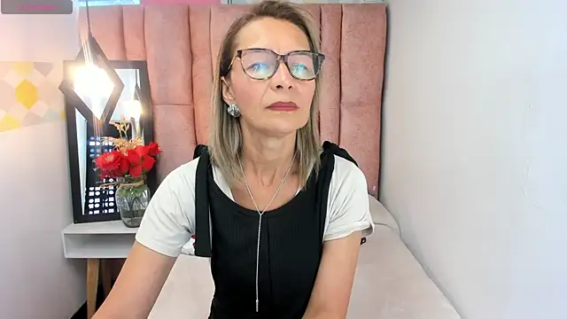Issa Milf   online show from August 8, 2026, 2:35 pm