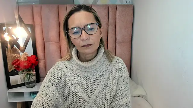 Issa Milf   online show from July 23, 2026, 2:35 pm