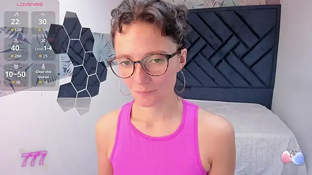 Snapshot of Valery_More__ chatting on June 16, 2026, 1:22 pm Valery More online show from June 16, 2026, 1:22 pm