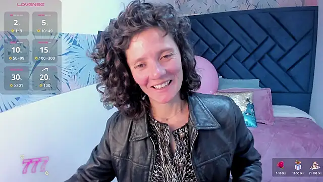 Snapshot of Valery_More__ chatting on June 1, 2026, 2:06 pm Valery More online show from June 1, 2026, 2:06 pm