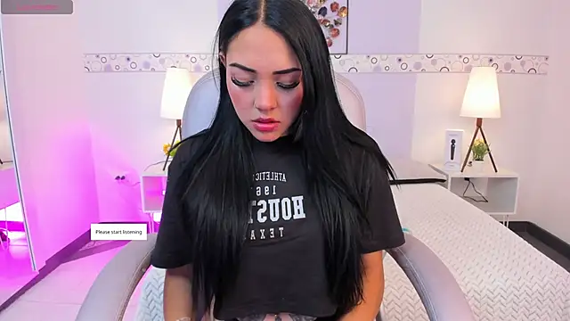 AndreaG  online show from November 20, 2025, 8:31 pm