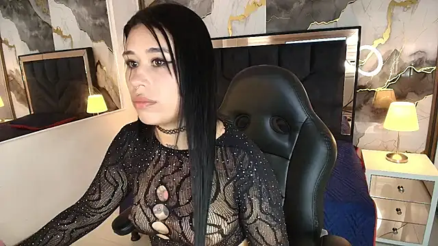 SusanVilla online show from June 25, 2026, 7:52 pm