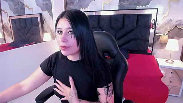 SusanVilla online show from June 23, 2026, 8:18 pm