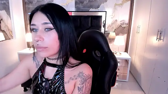 SusanVilla online show from May 11, 2026, 7:55 pm